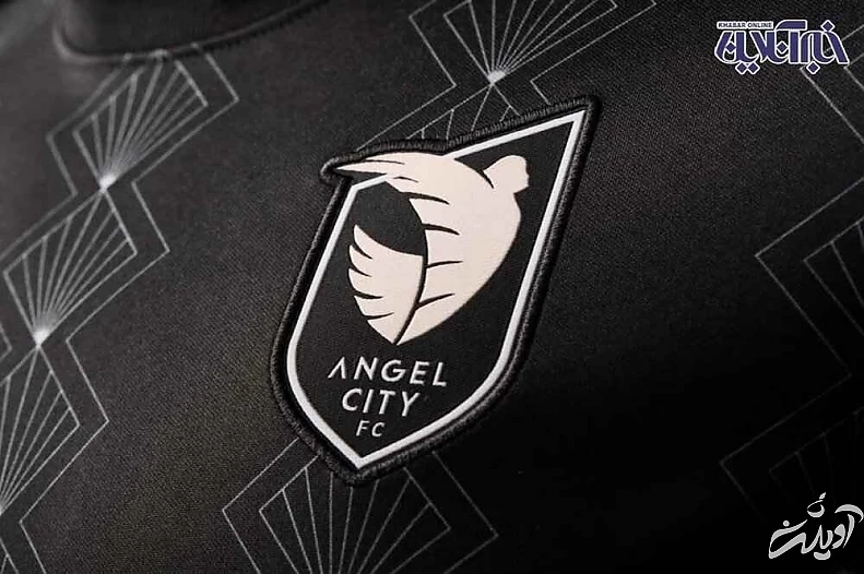 تصاویر - پای ستاره زن هالیوود به دنیای فوتبال باز شد- رونمایی لباس با ناتالی پورتمن